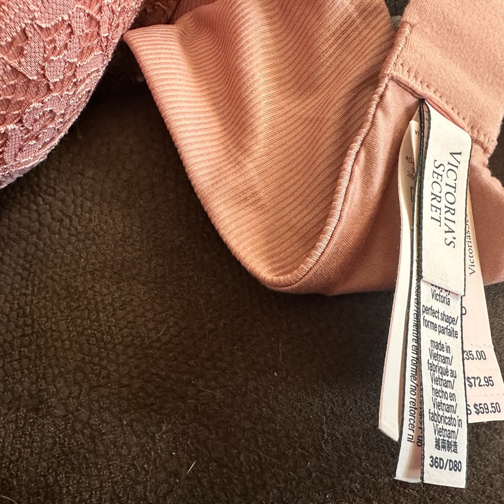 Victoria’s Secret bra 36 D  blush new with tag